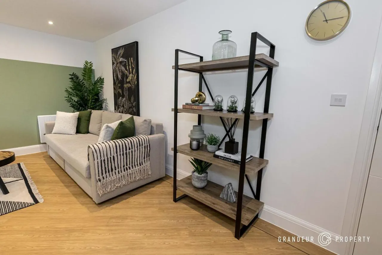 Aurora Heights By Grandeur Property Poole Apartment