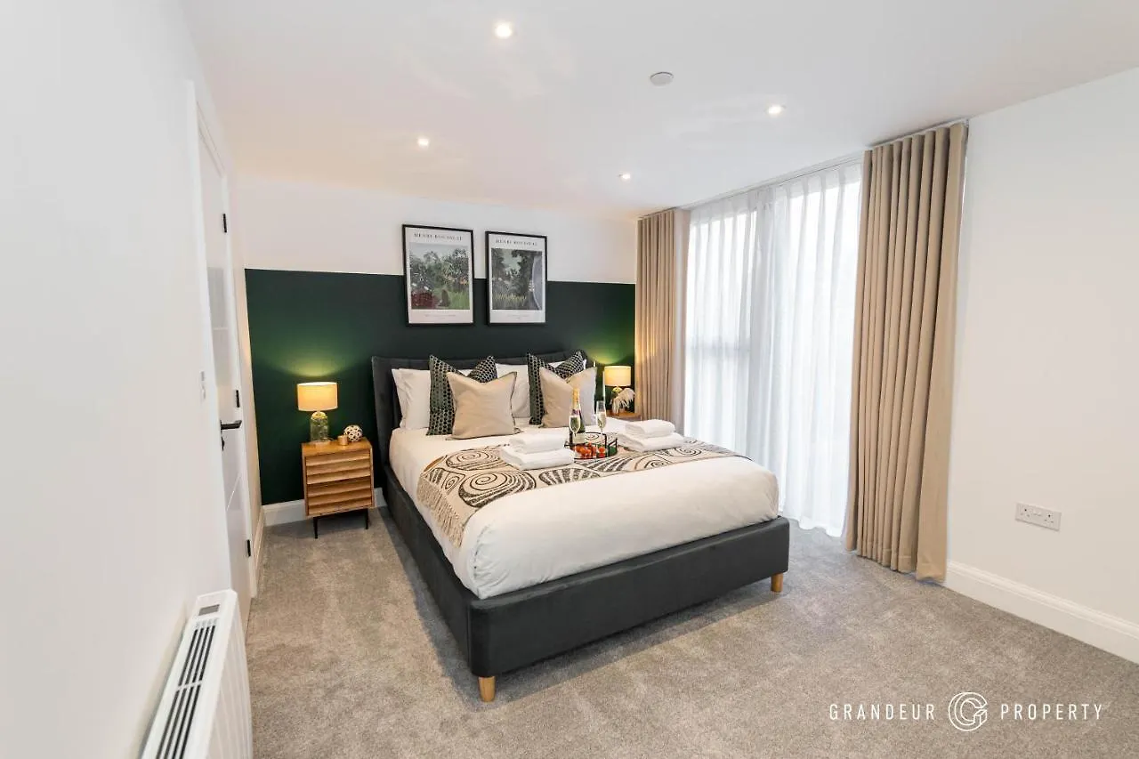 Apartment Aurora Heights By Grandeur Property Poole United Kingdom