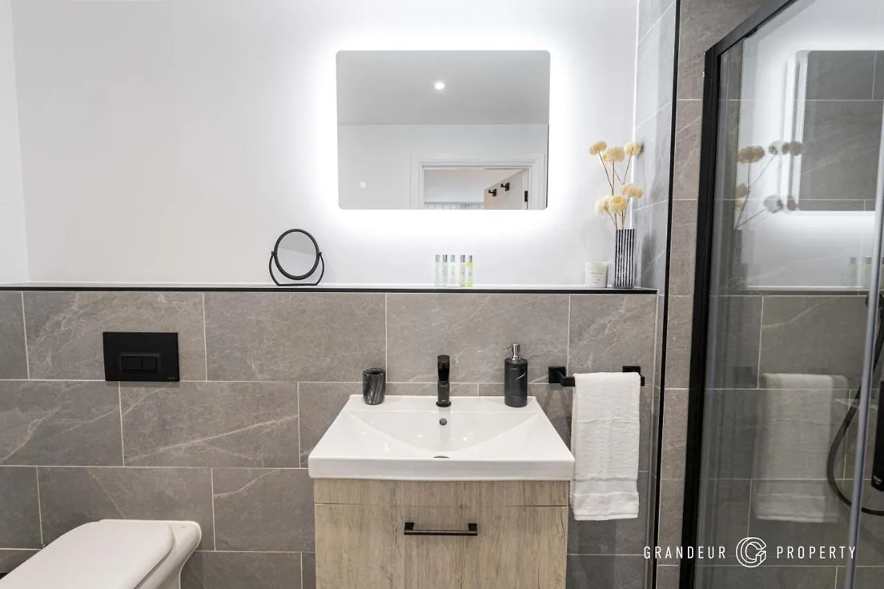 Aurora Heights By Grandeur Property Poole United Kingdom
