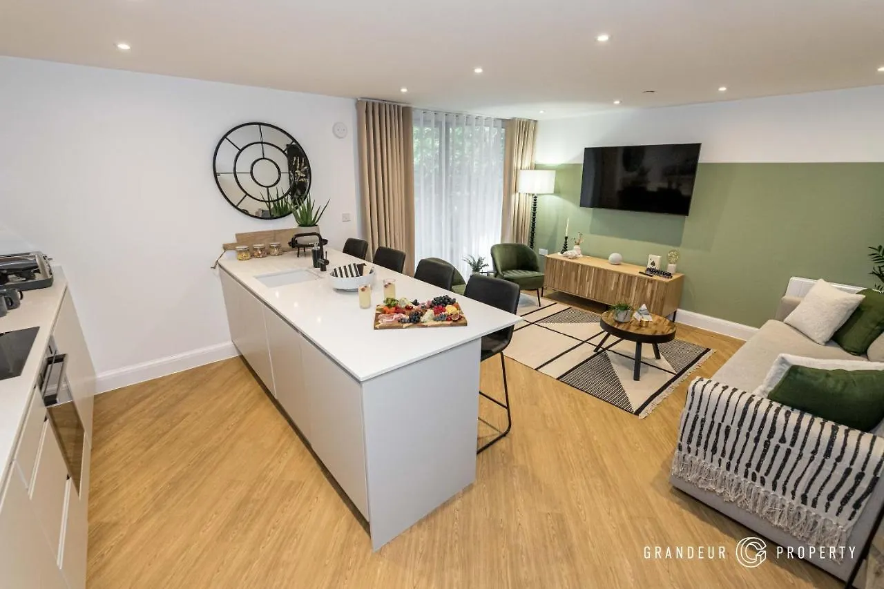 Aurora Heights By Grandeur Property Poole Apartment