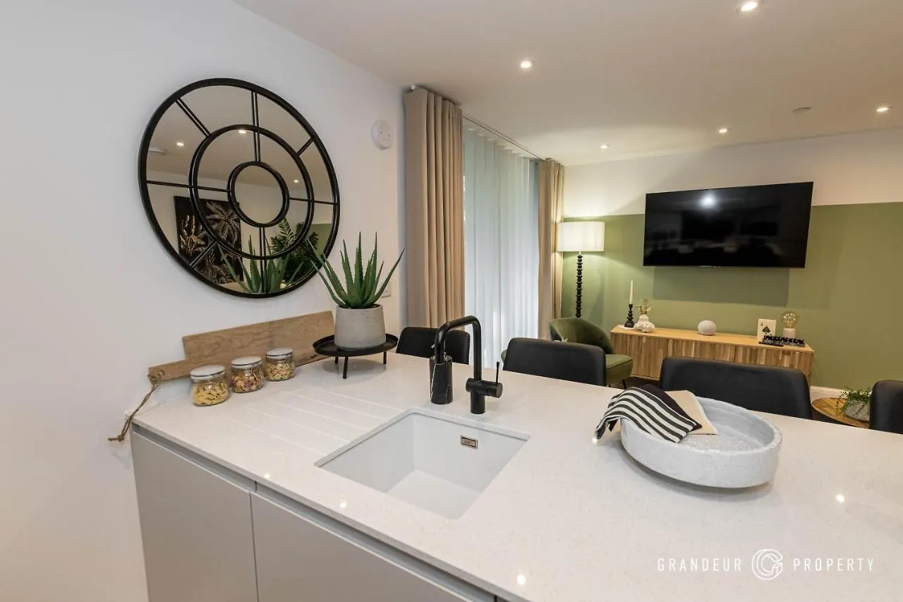 Apartment Aurora Heights By Grandeur Property Poole United Kingdom